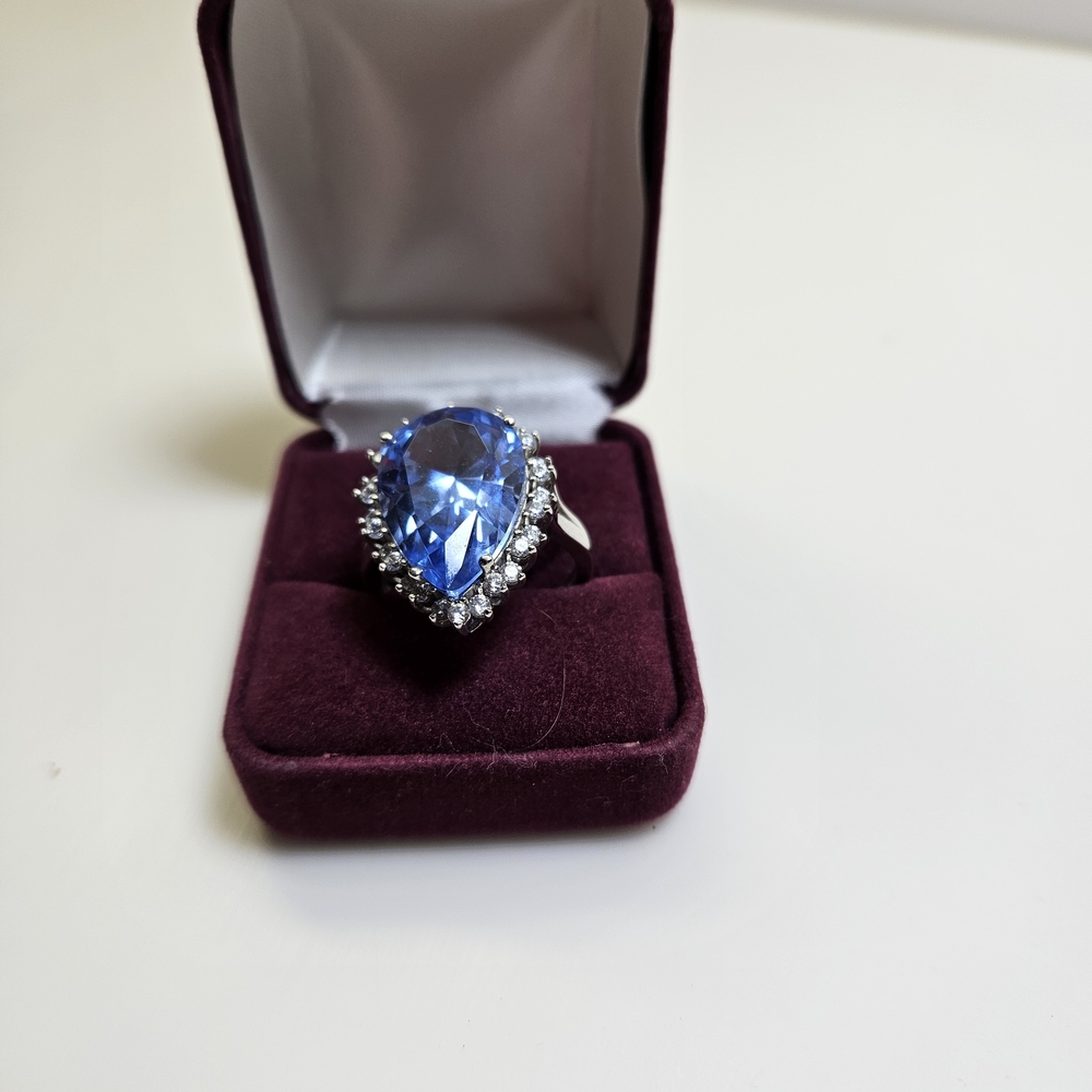 Sparkling Blue Teardrop Ring 925 Silver Signed